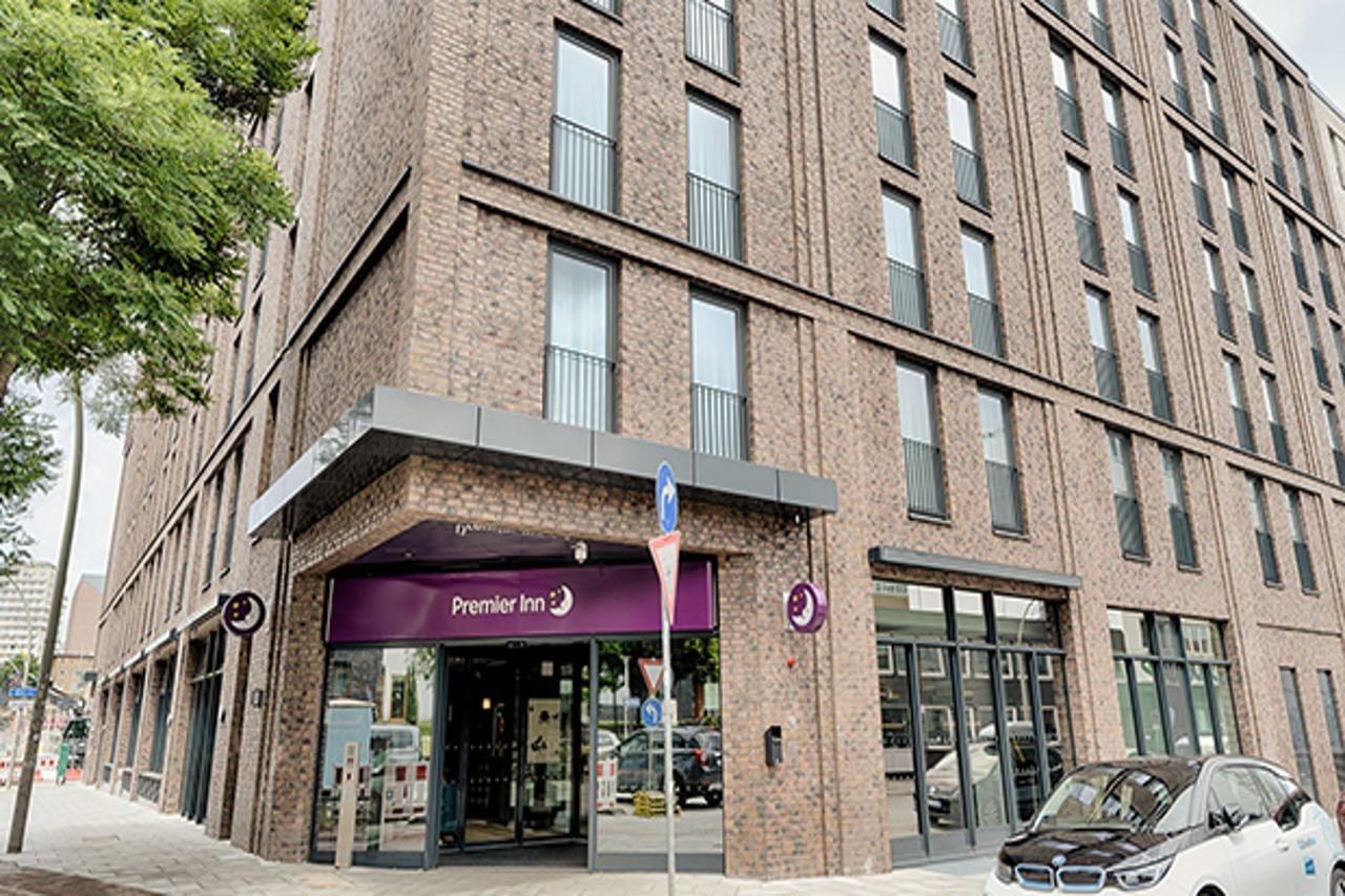 Premier Inn Hamburg City Klostertor Buitenkant foto