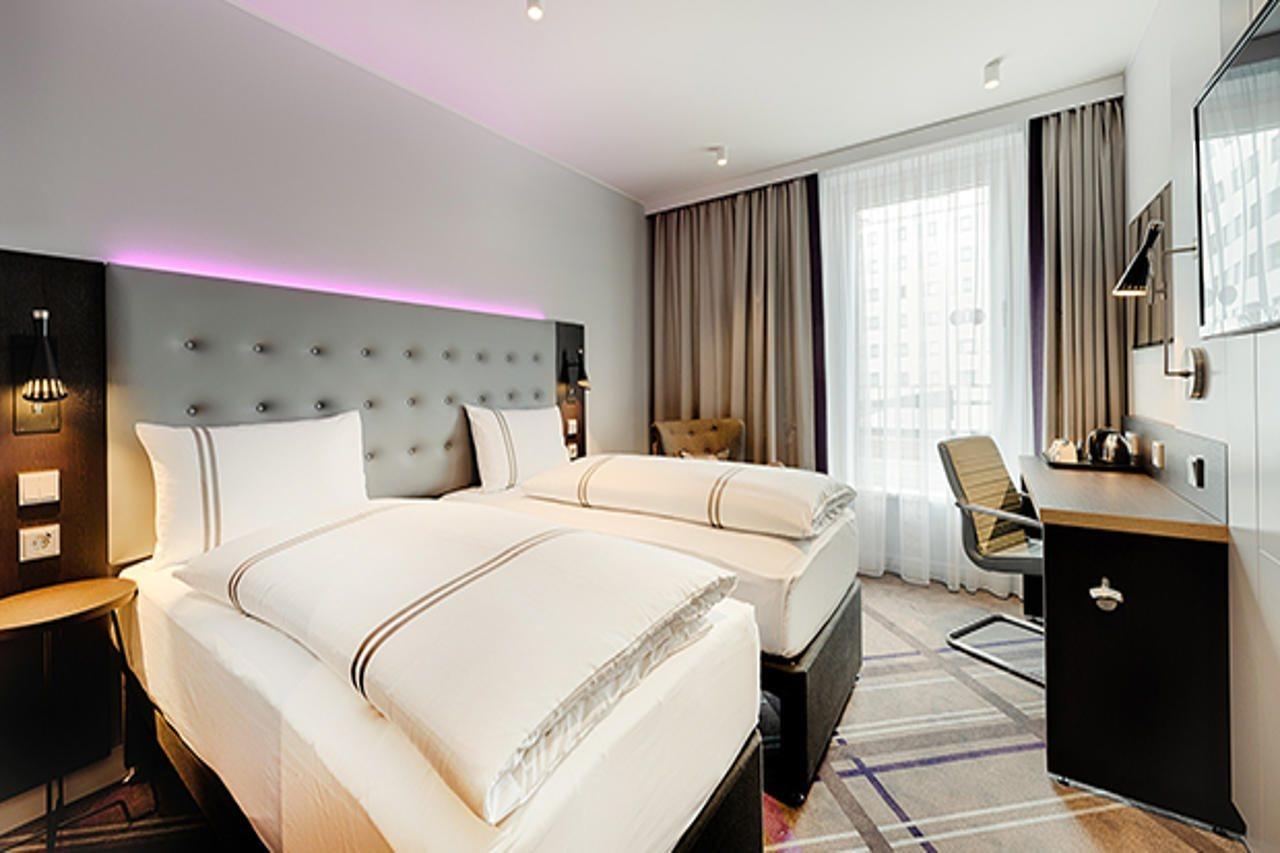 Premier Inn Hamburg City Klostertor Buitenkant foto