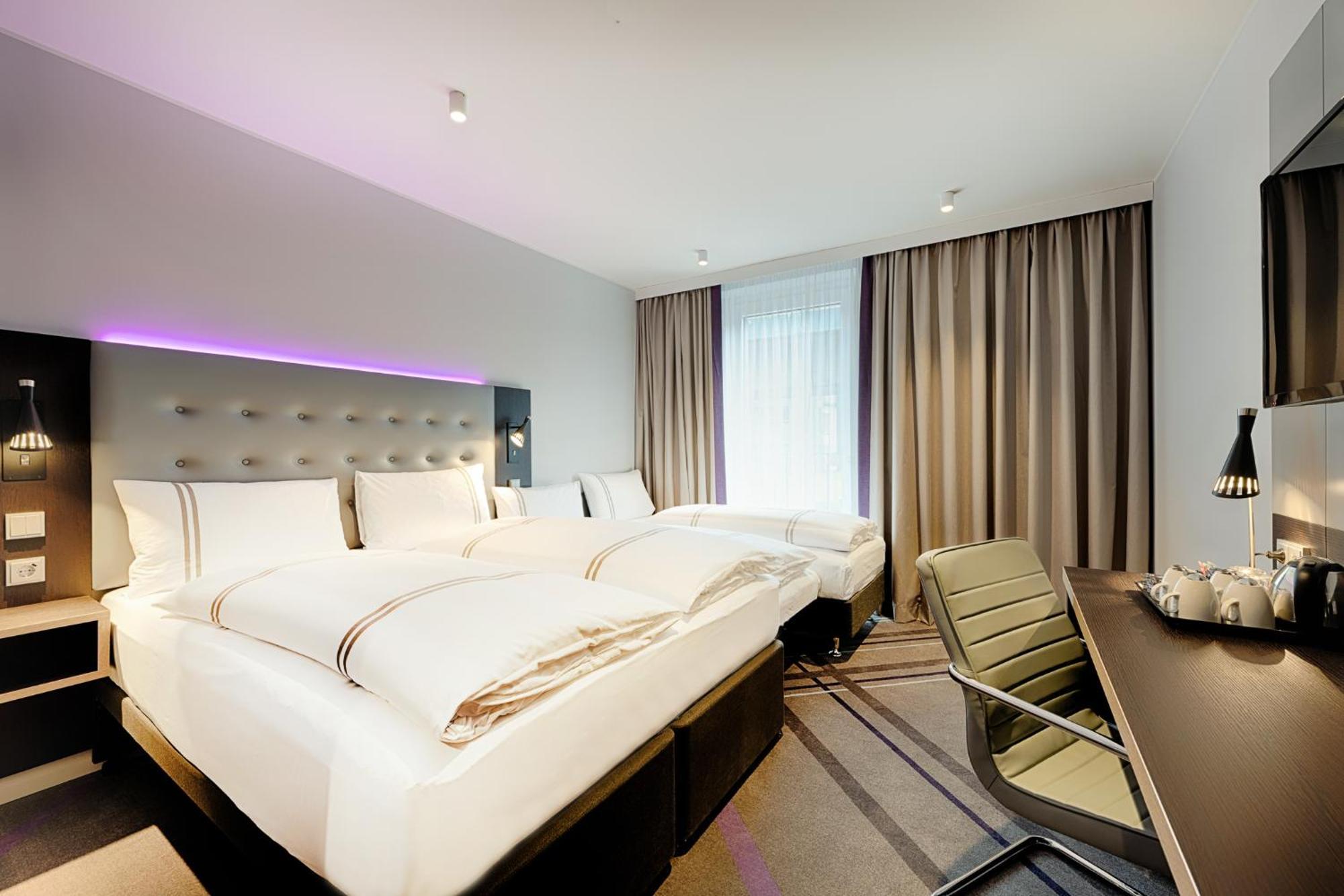Premier Inn Hamburg City Klostertor Buitenkant foto